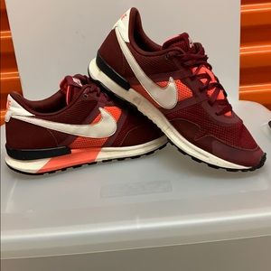 Nike Air Pegasus - Maroon/Peach